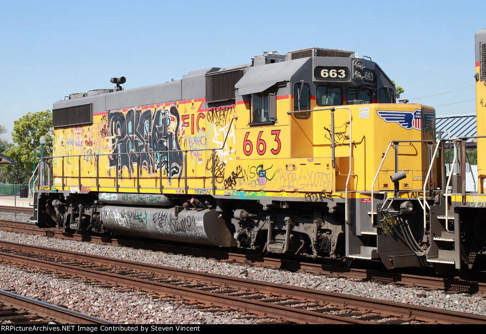 Union Pacific GP38-2 #663